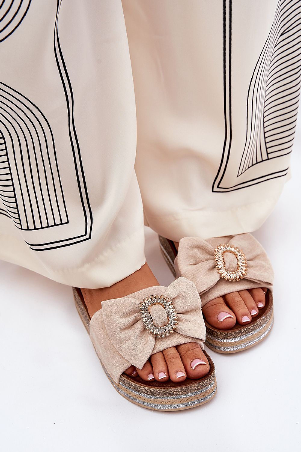 Clacquettes model 210762 Step in style