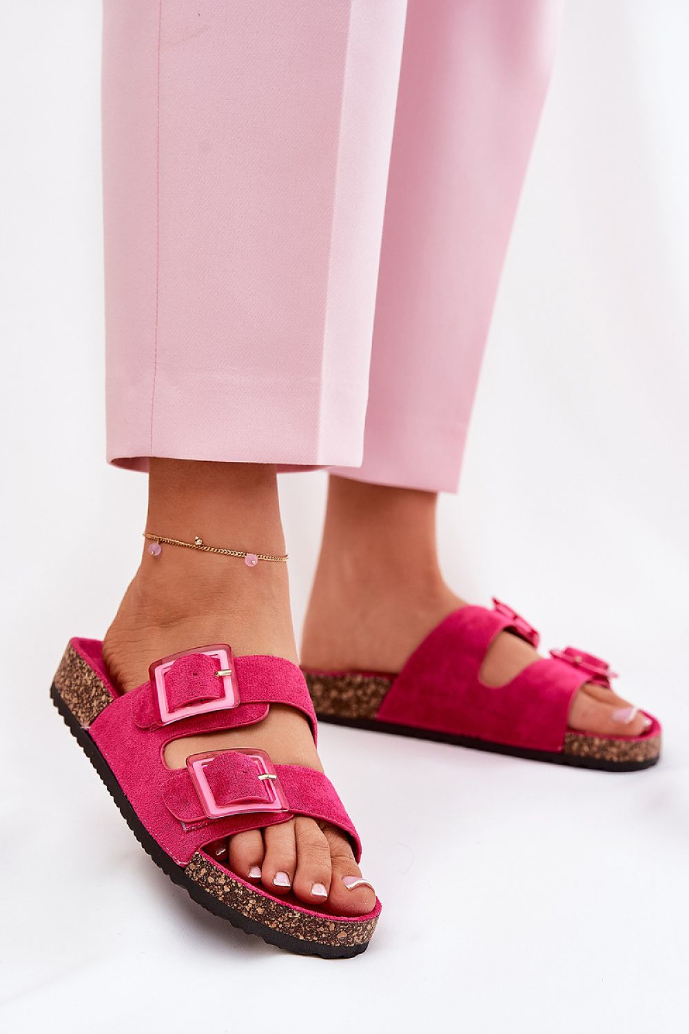 Clacquettes model 211019 Step in style