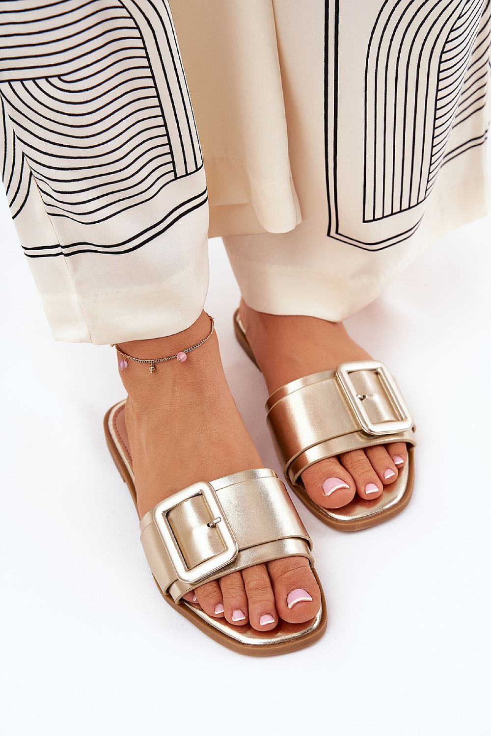 Clacquettes model 211704 Step in style