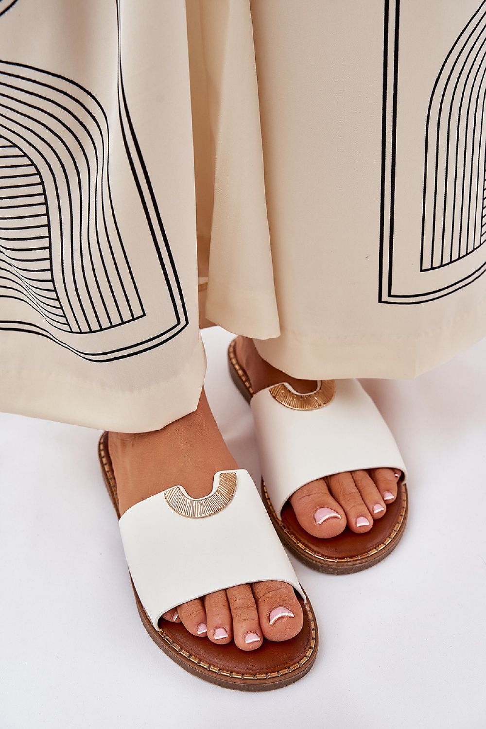 Clacquettes model 211705 Step in style
