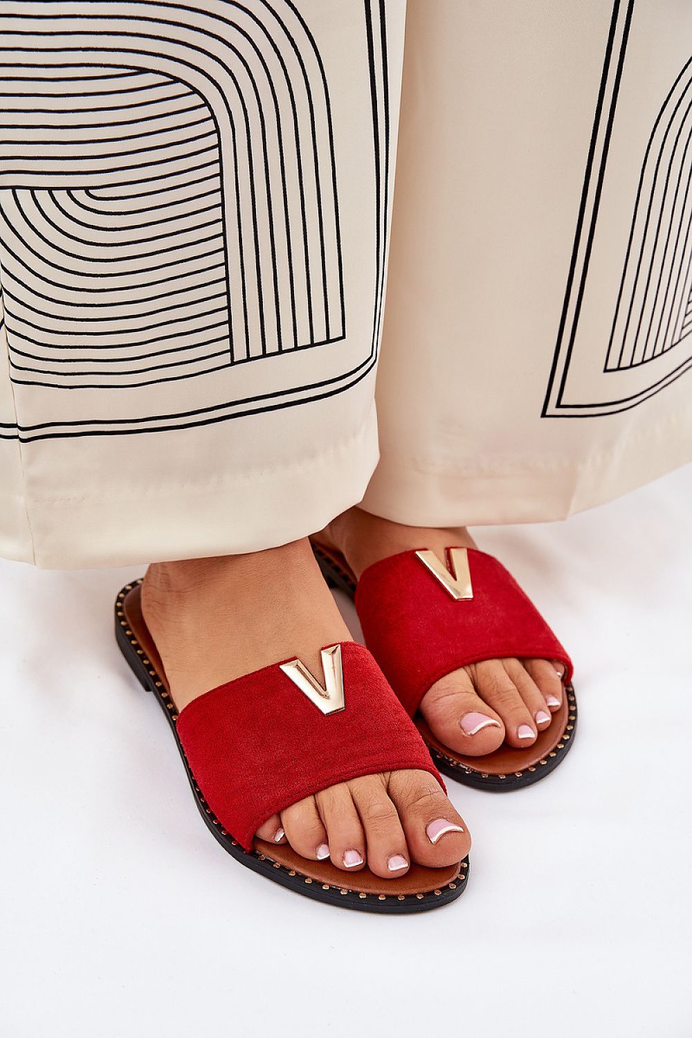 Clacquettes model 211710 Step in style