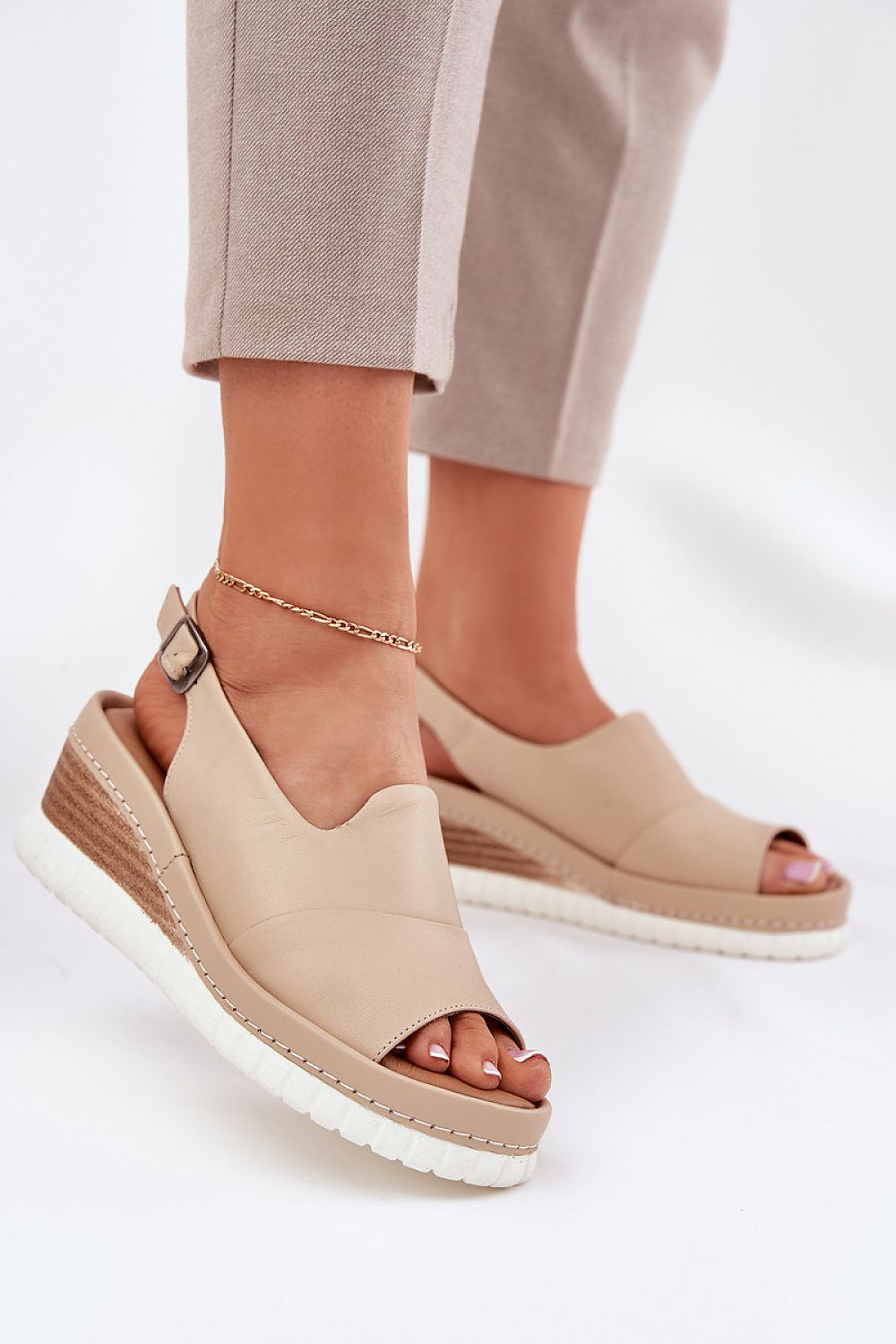 Cothurnes model 212900 Step in style