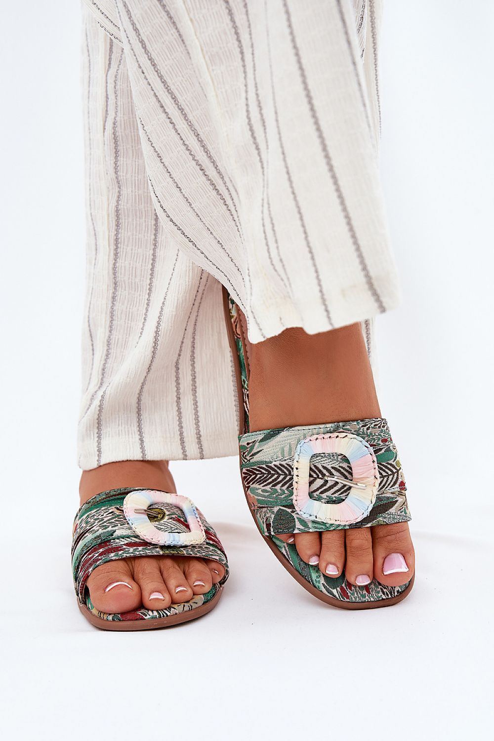 Clacquettes model 213963 Step in style