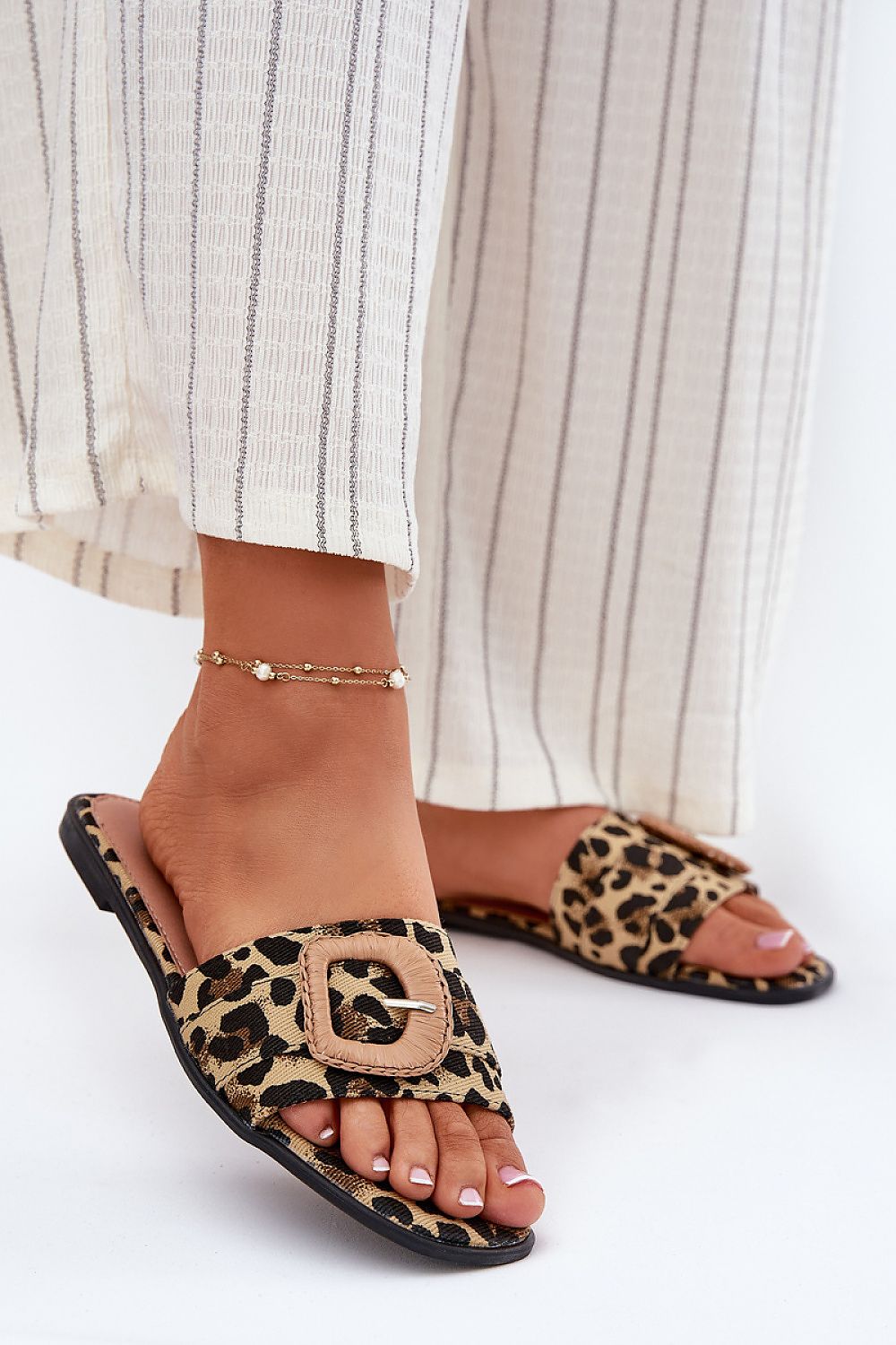 Clacquettes model 213966 Step in style