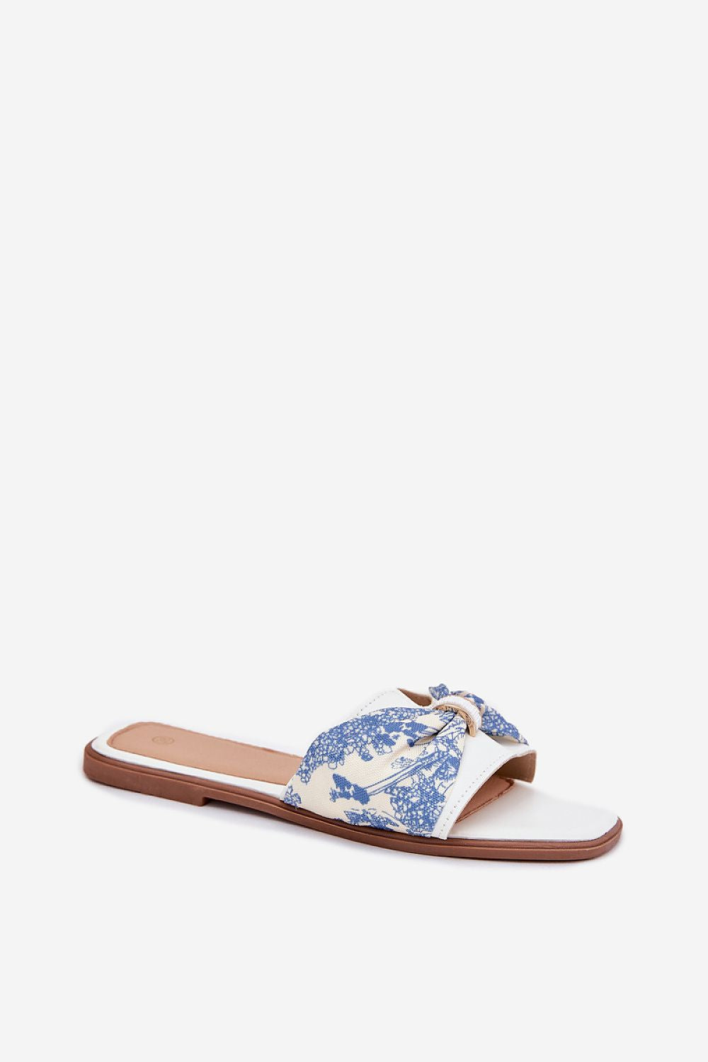 Clacquettes model 214717 Step in style