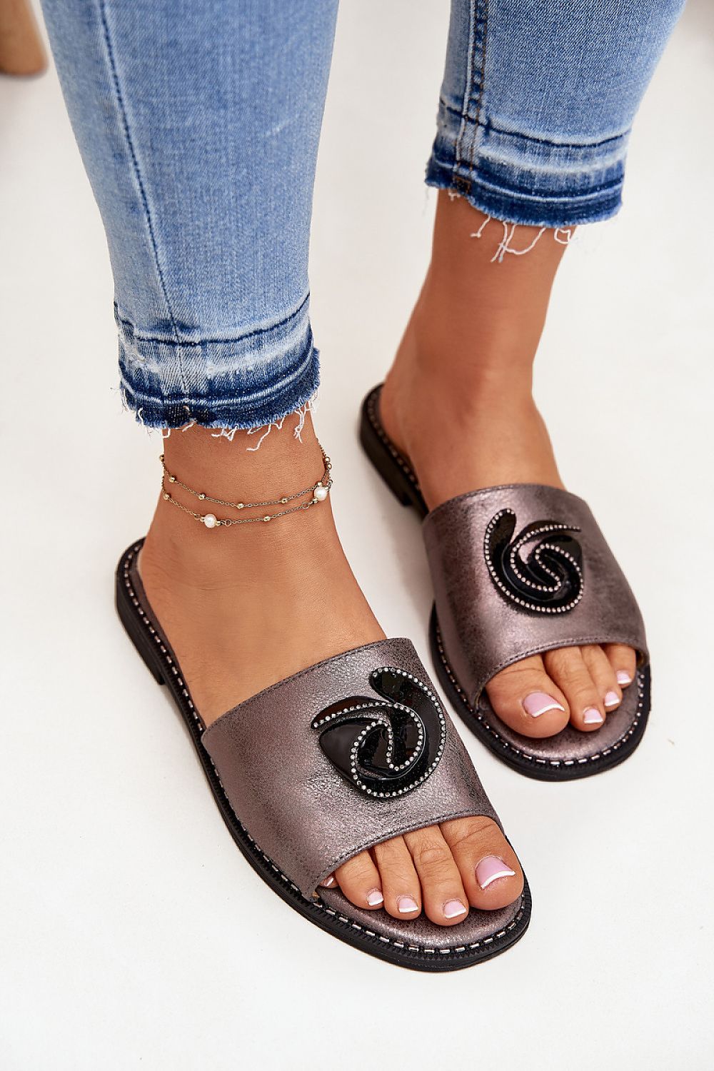 Clacquettes model 215979 Step in style