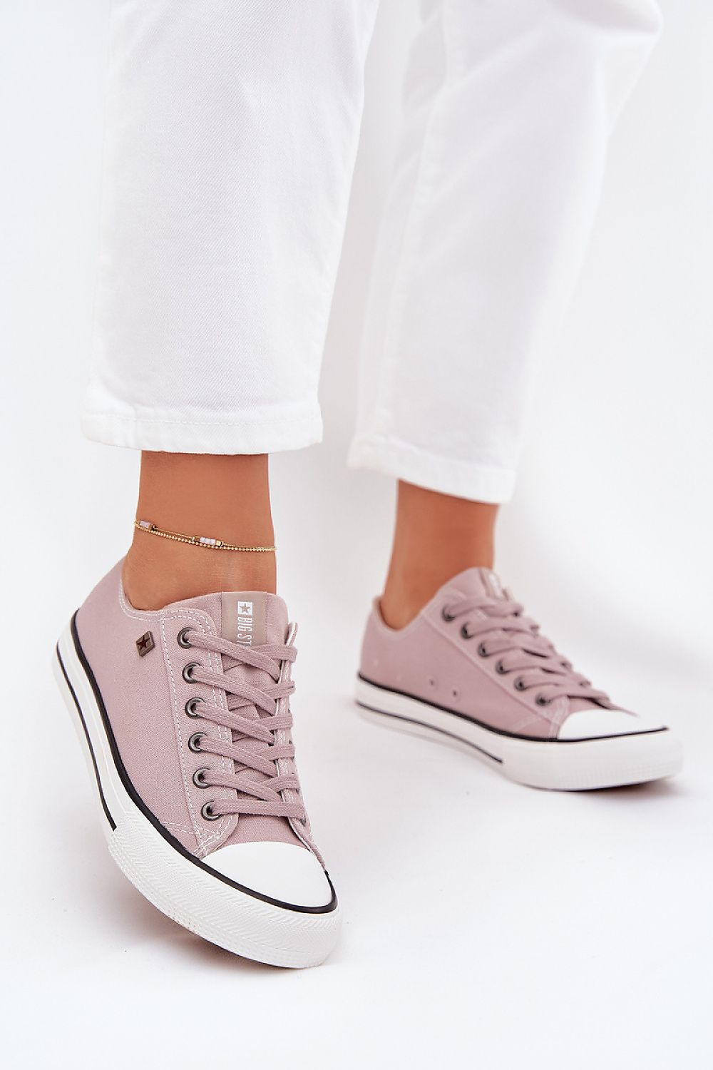 Baskets model 216376 Step in style