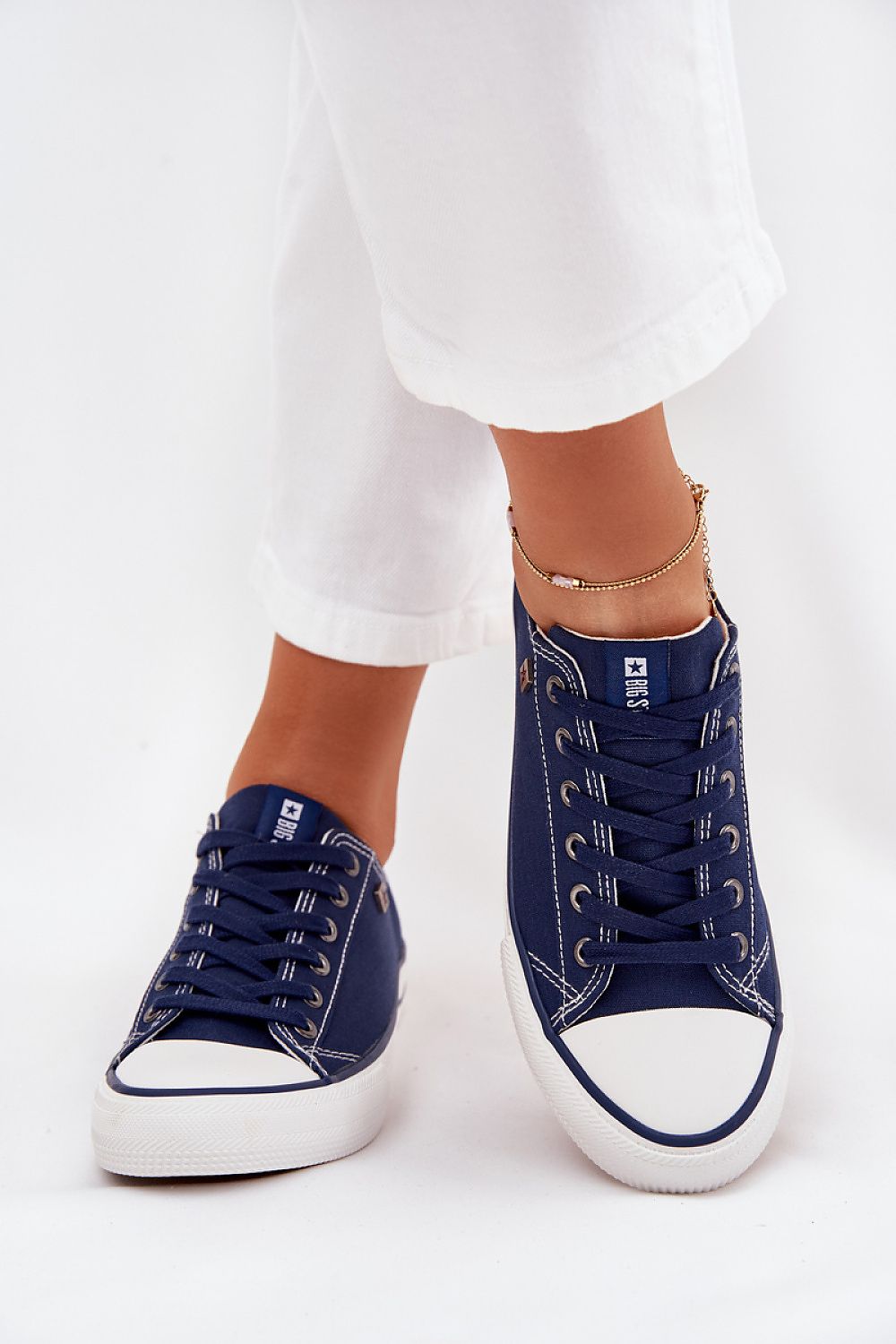 Baskets model 216377 Step in style