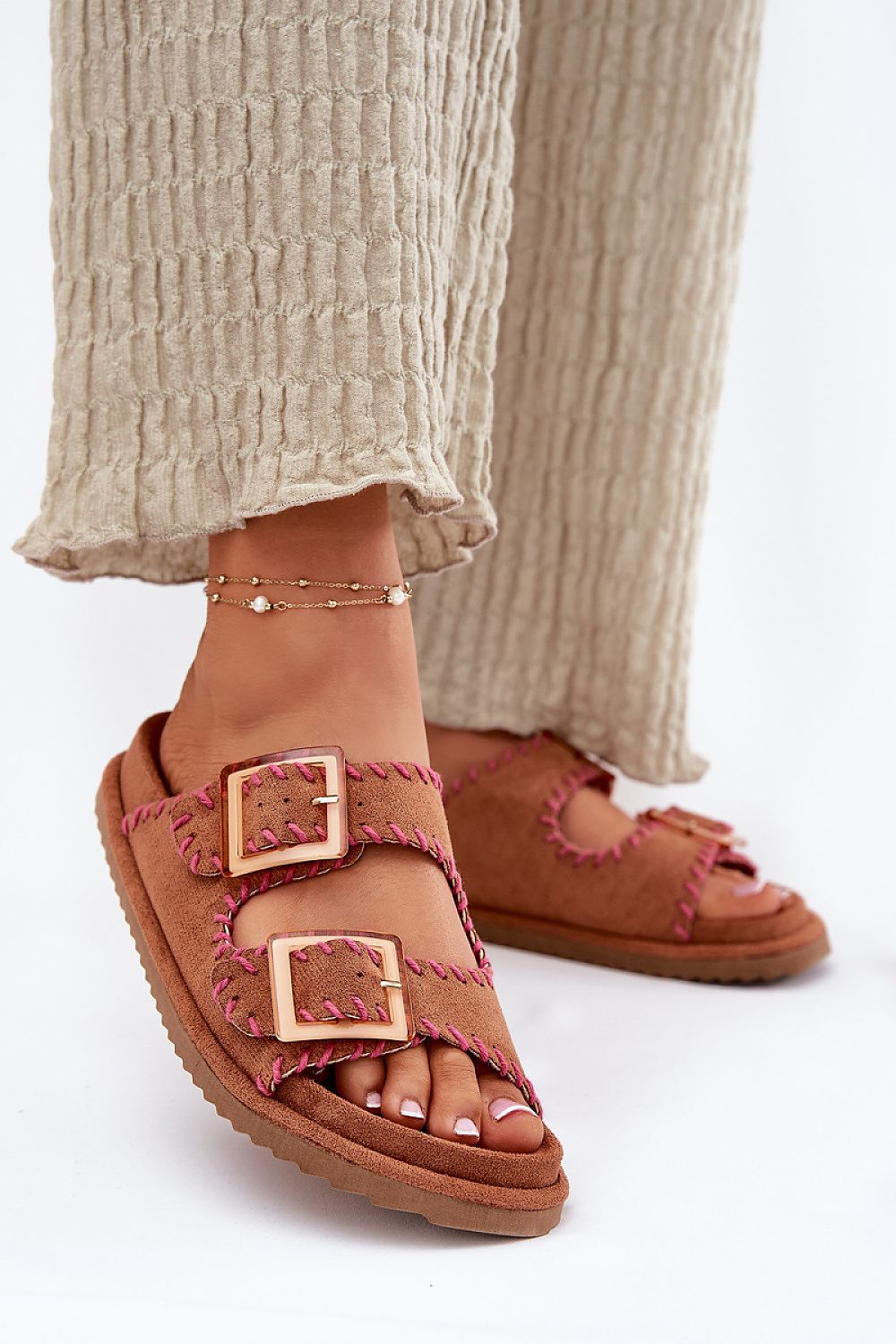  Clacquettes model 213957 Step in style 